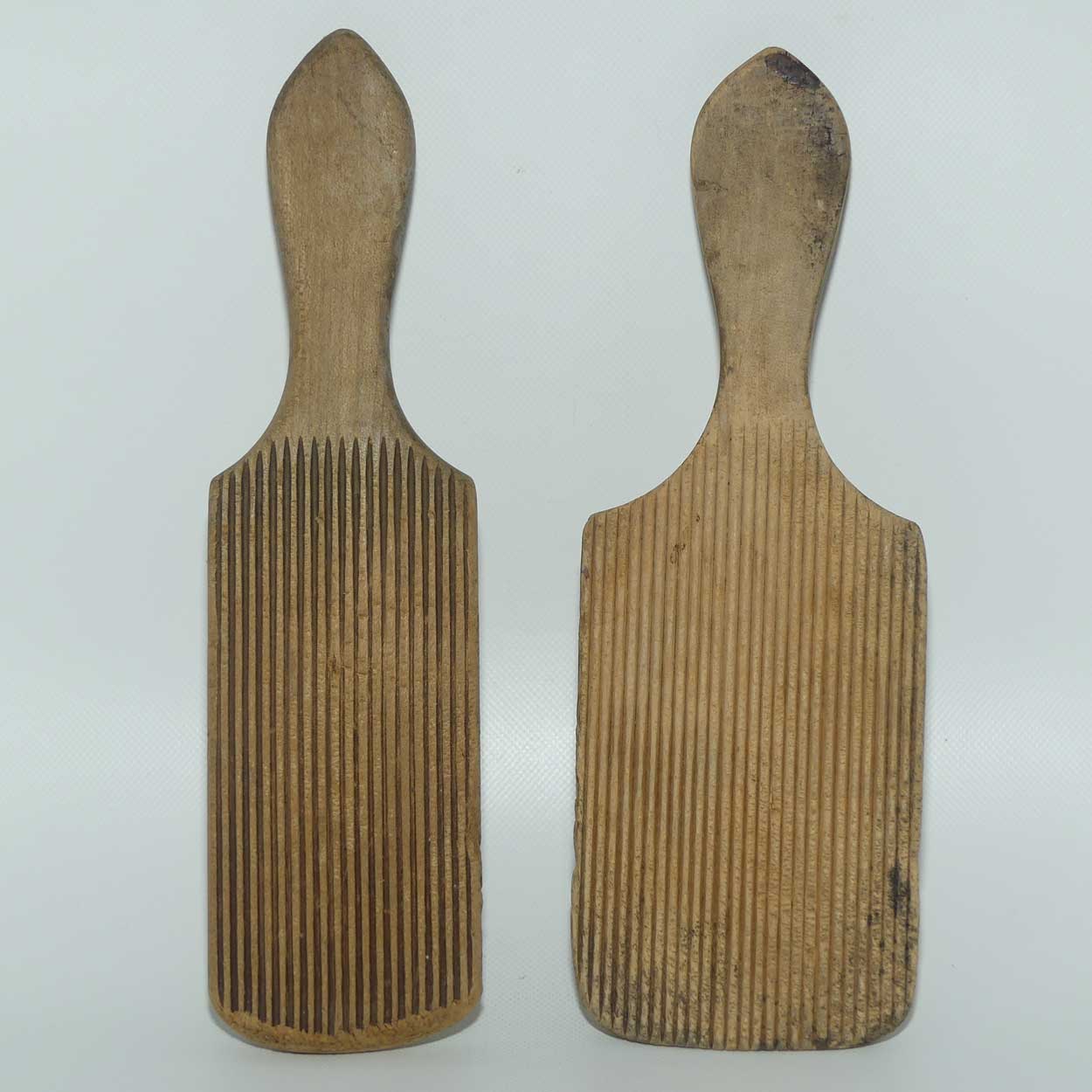 Pair of Australiana butter pats | Wide and Narrow