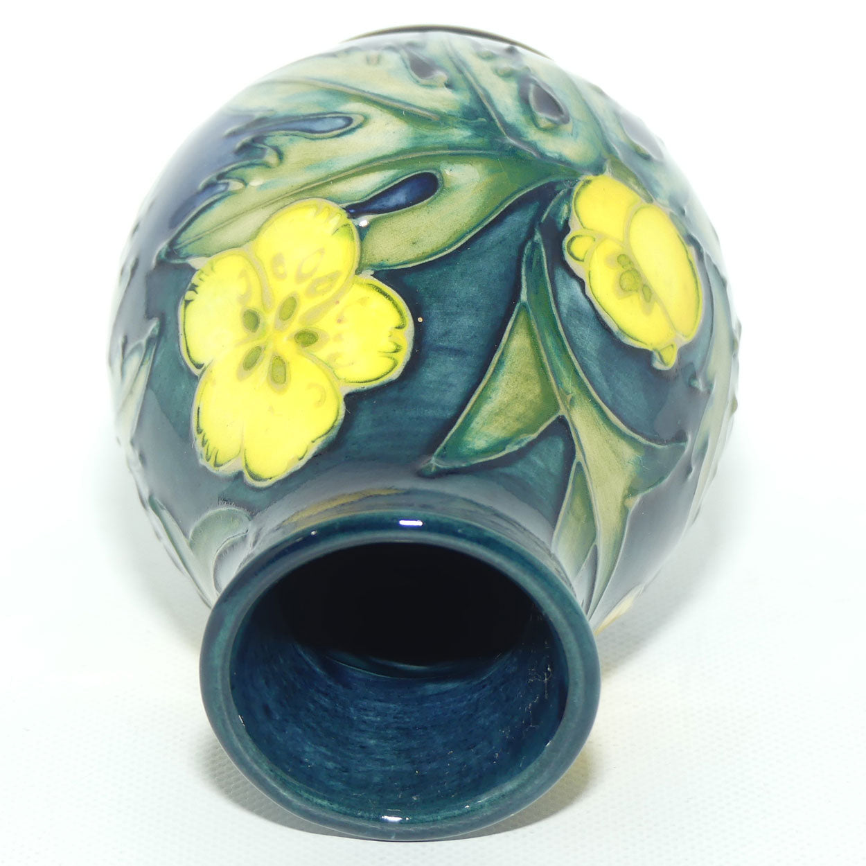Moorcroft Buttercup 7/3 vase