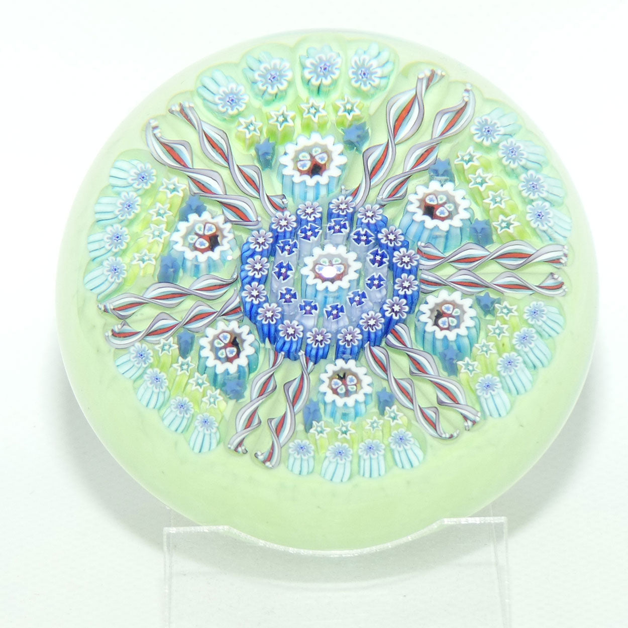 John Deacons Scotland Butterfly Double Spoke Magnum Paperweight | Light Green |