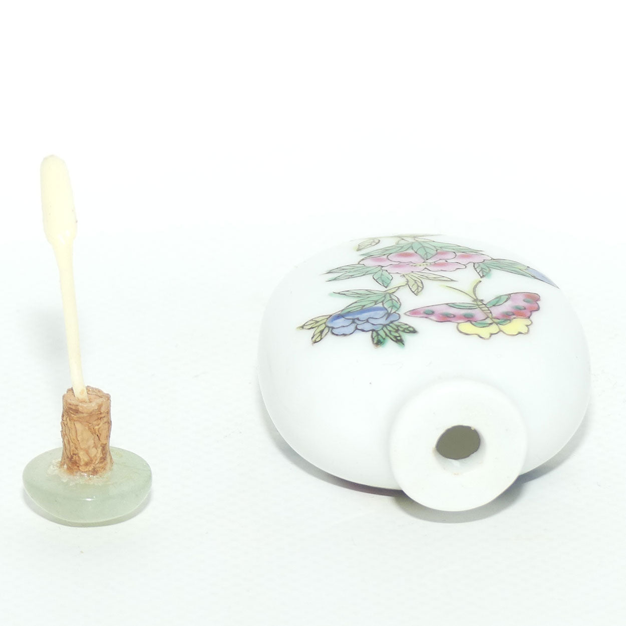 Chinese snuff bottle with greenstone stopper | Butterfly and Flower