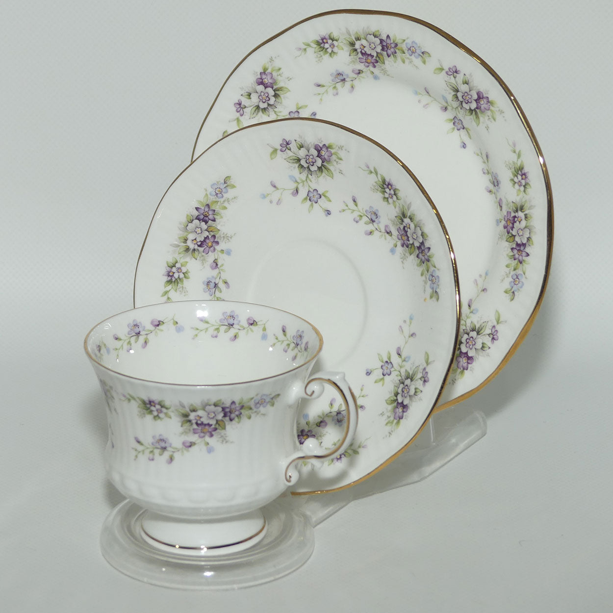 Elizabethan Bone China | Chantilly pattern trio