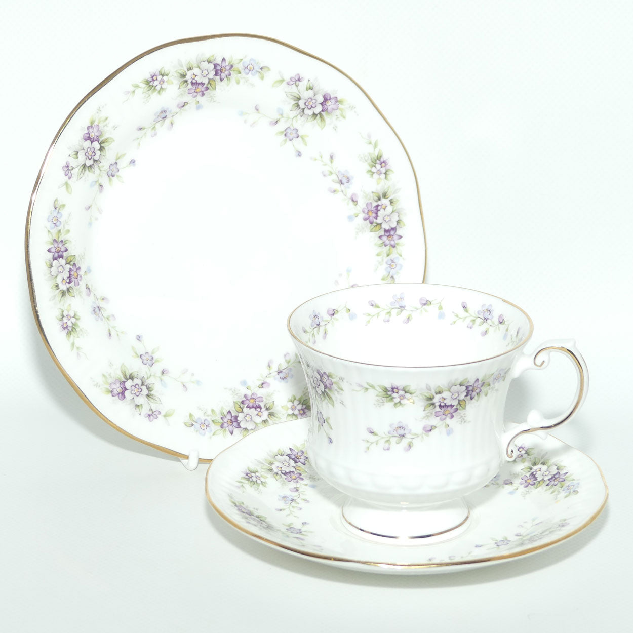 Elizabethan Bone China | Chantilly pattern trio