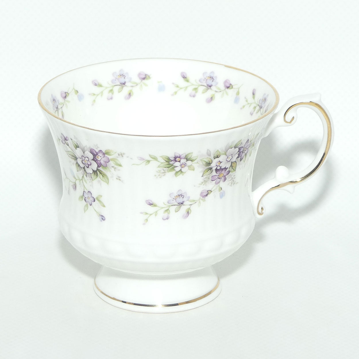 Elizabethan Bone China | Chantilly pattern trio