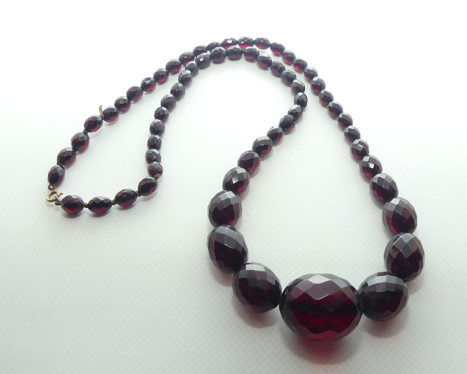 Art Deco Cherry Red Faceted Bakelite Bead Necklace | 76cm total length