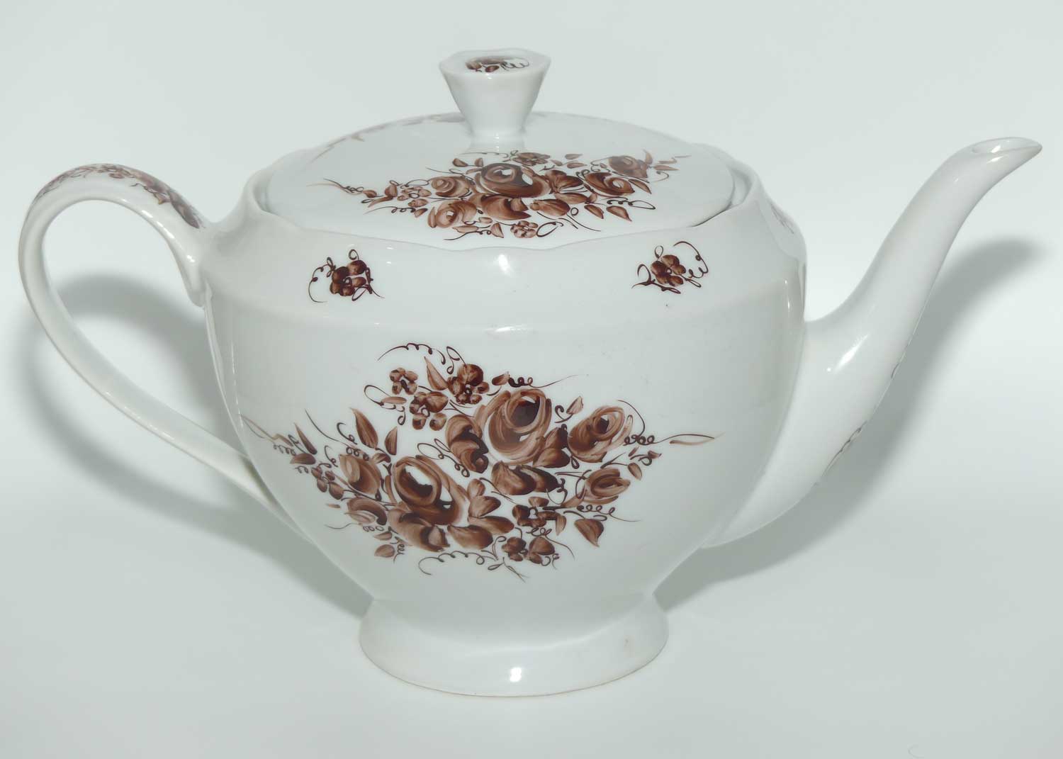 Chielow Poland hand painted tea pot signed Ewie Tomek