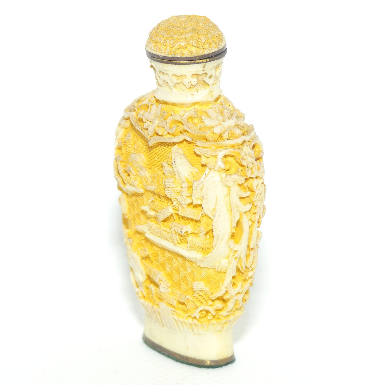 Chinese White Yellow Cinnabar snuff bottle | Village and Lake scene