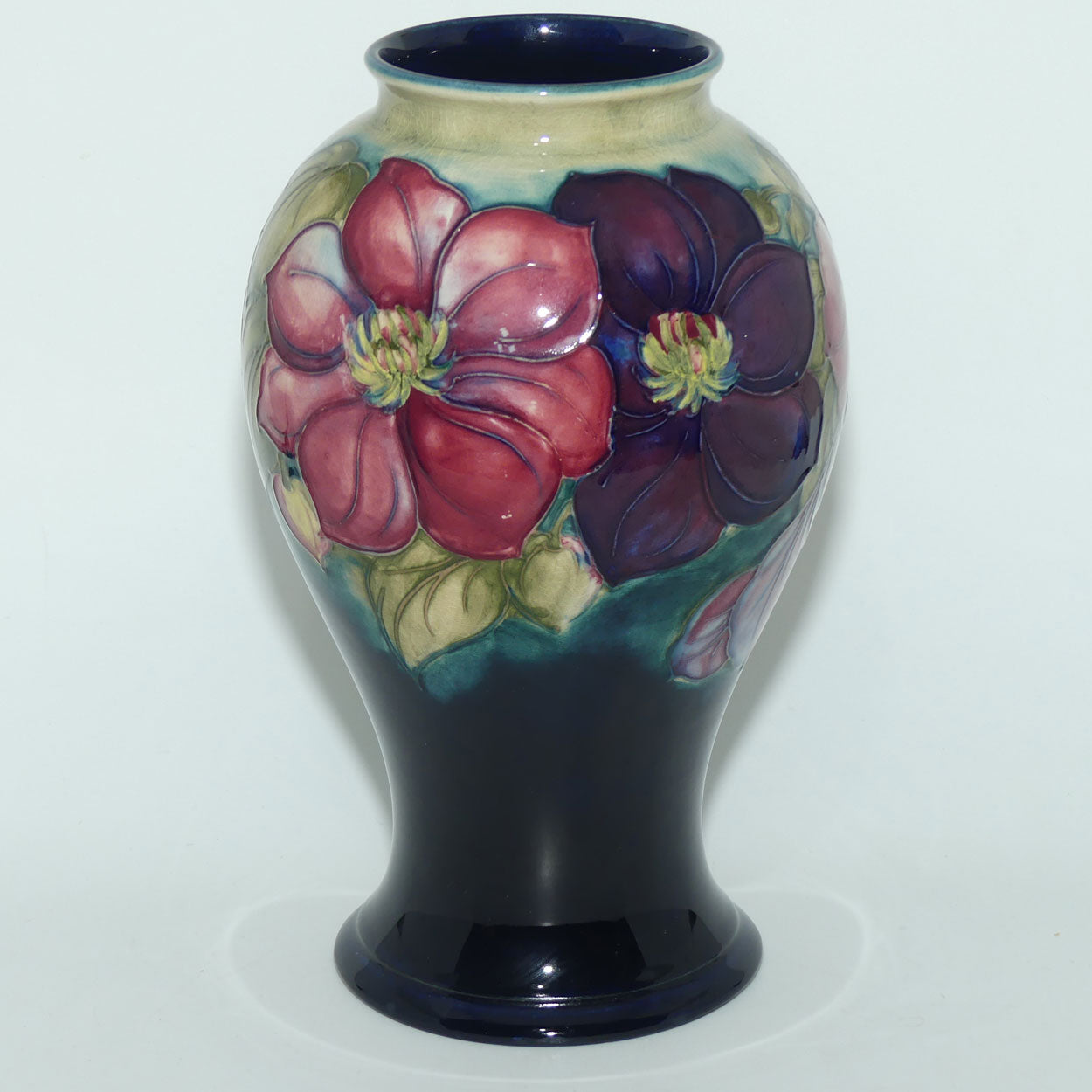 Walter Moorcroft Clematis (Blue) 65/9 vase