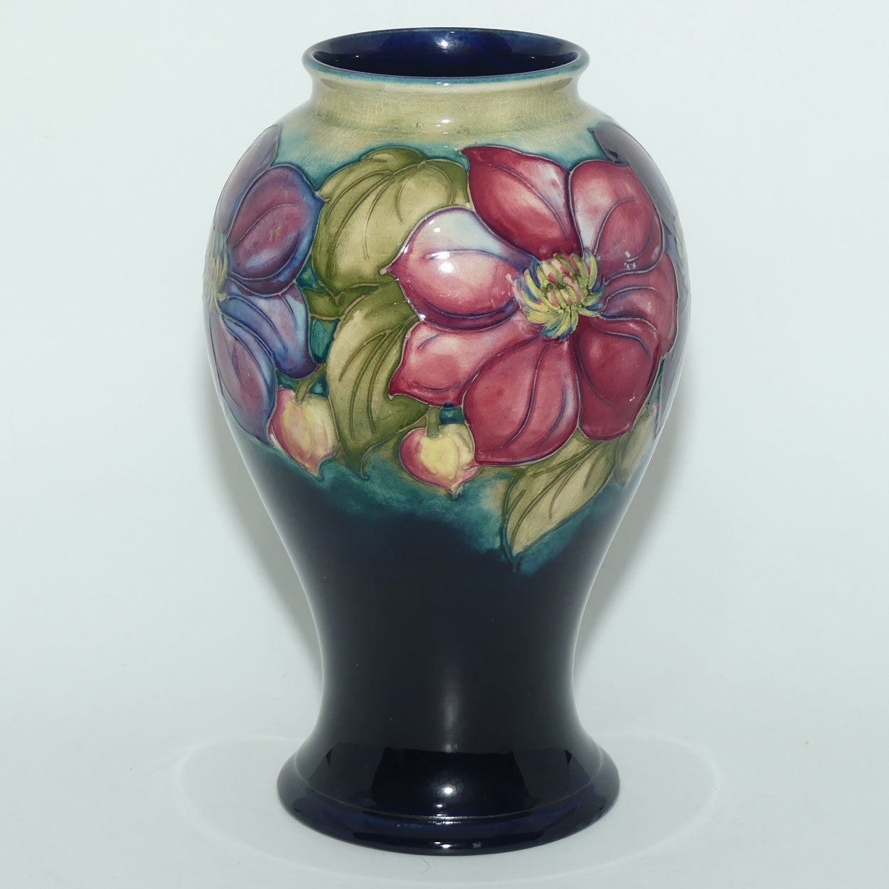 Walter Moorcroft Clematis (Blue) 65/9 vase