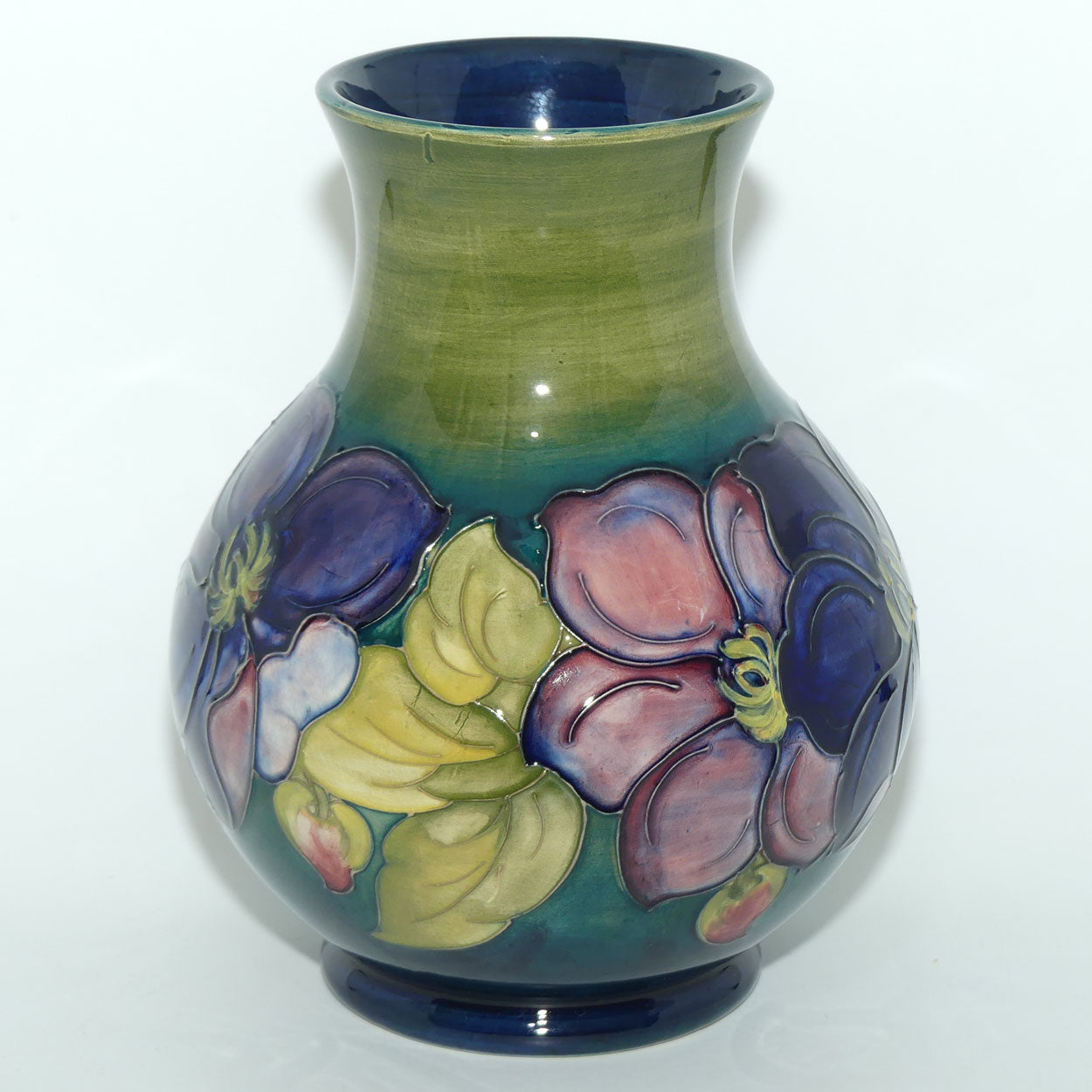 Walter Moorcroft Clematis (Green) 869/9 vase