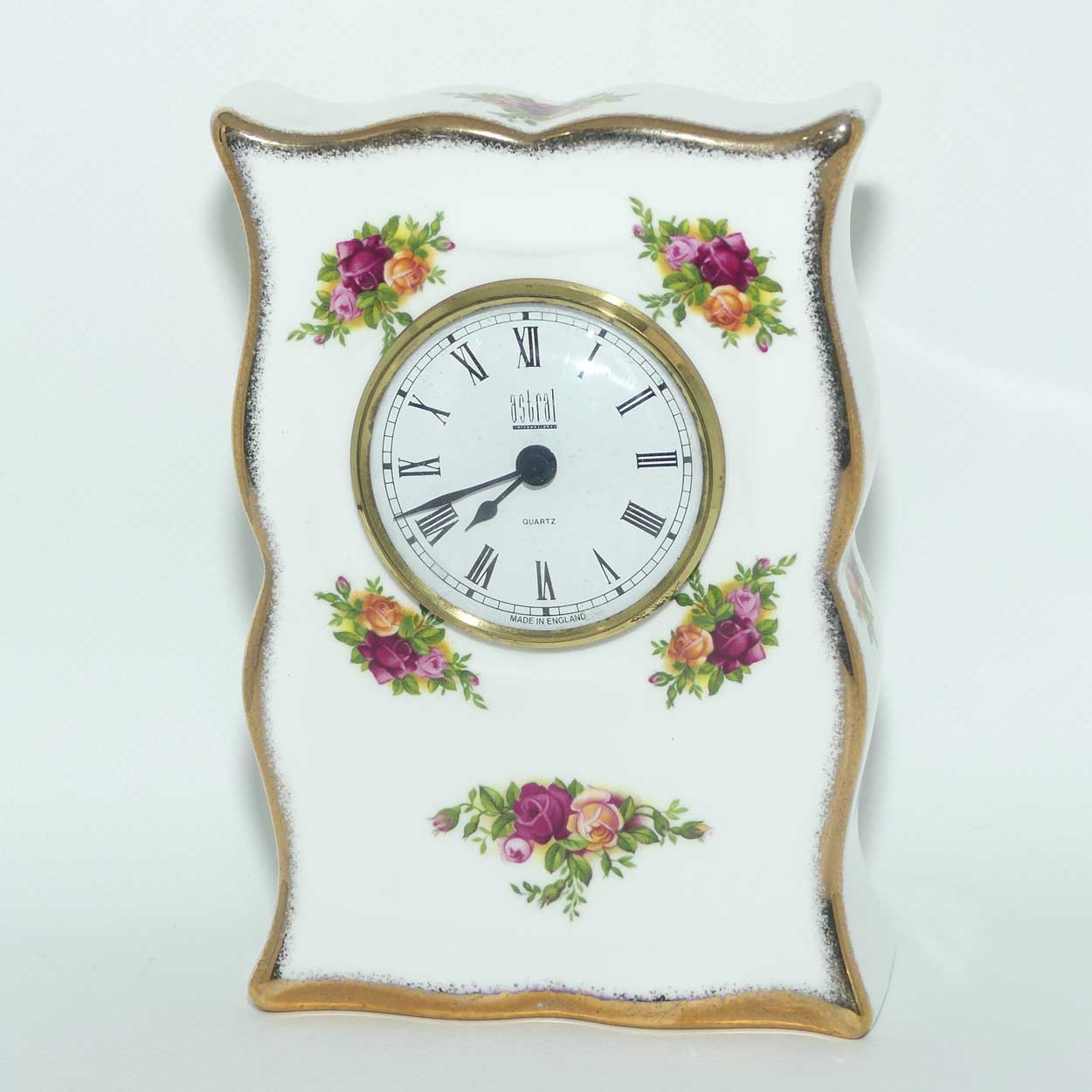 Royal Albert Bone China England Old Country Roses clock | © 1962 Royal Albert backstamp