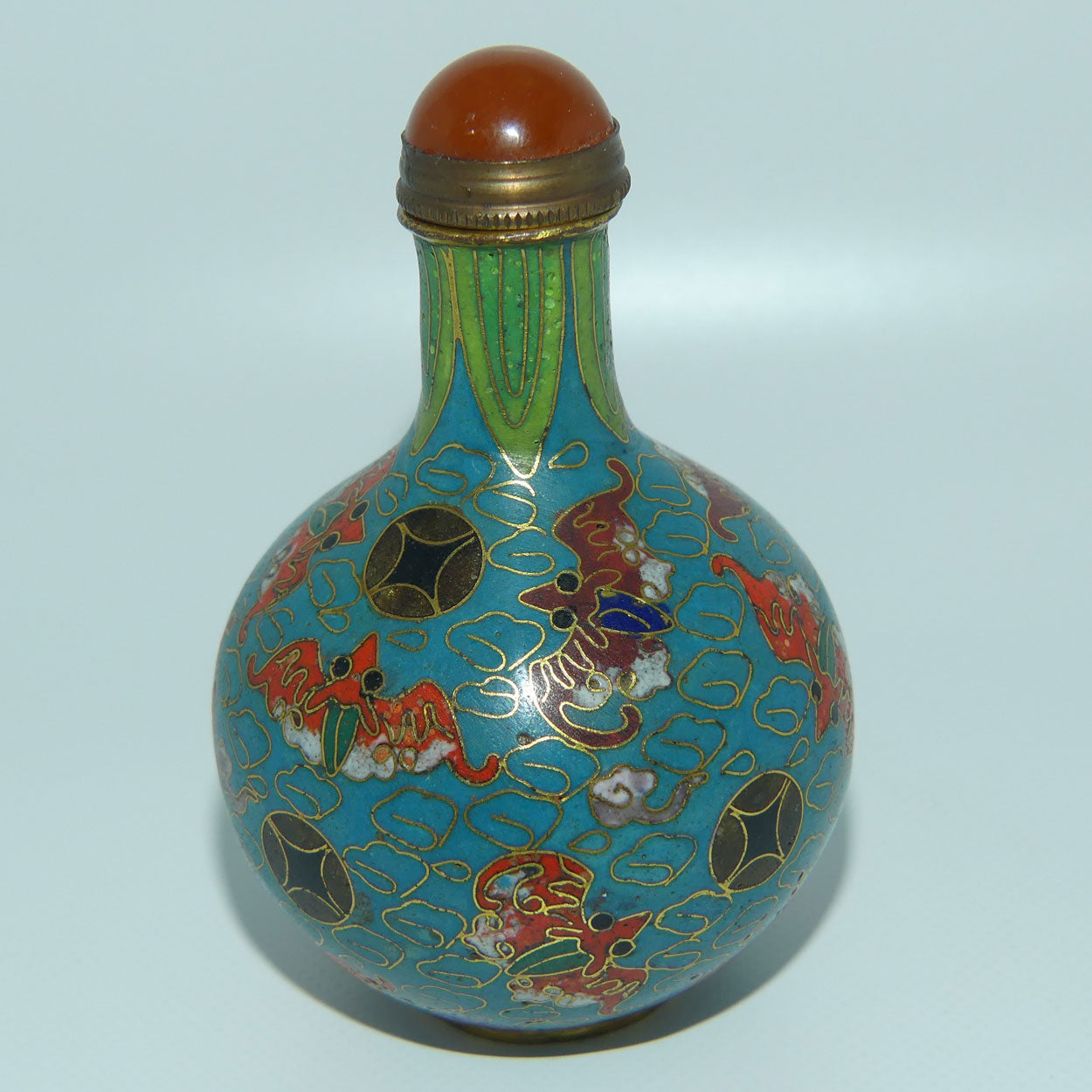 Chinese Cloisonne snuff bottle | Bat decoration