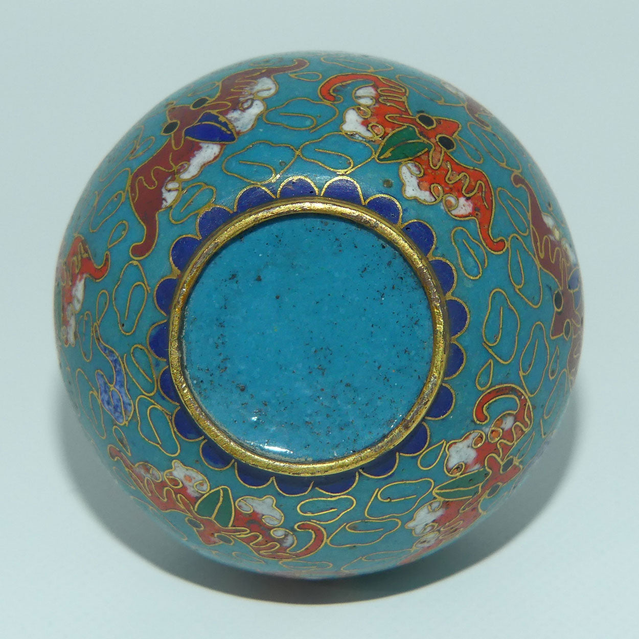 Chinese Cloisonne snuff bottle | Bat decoration