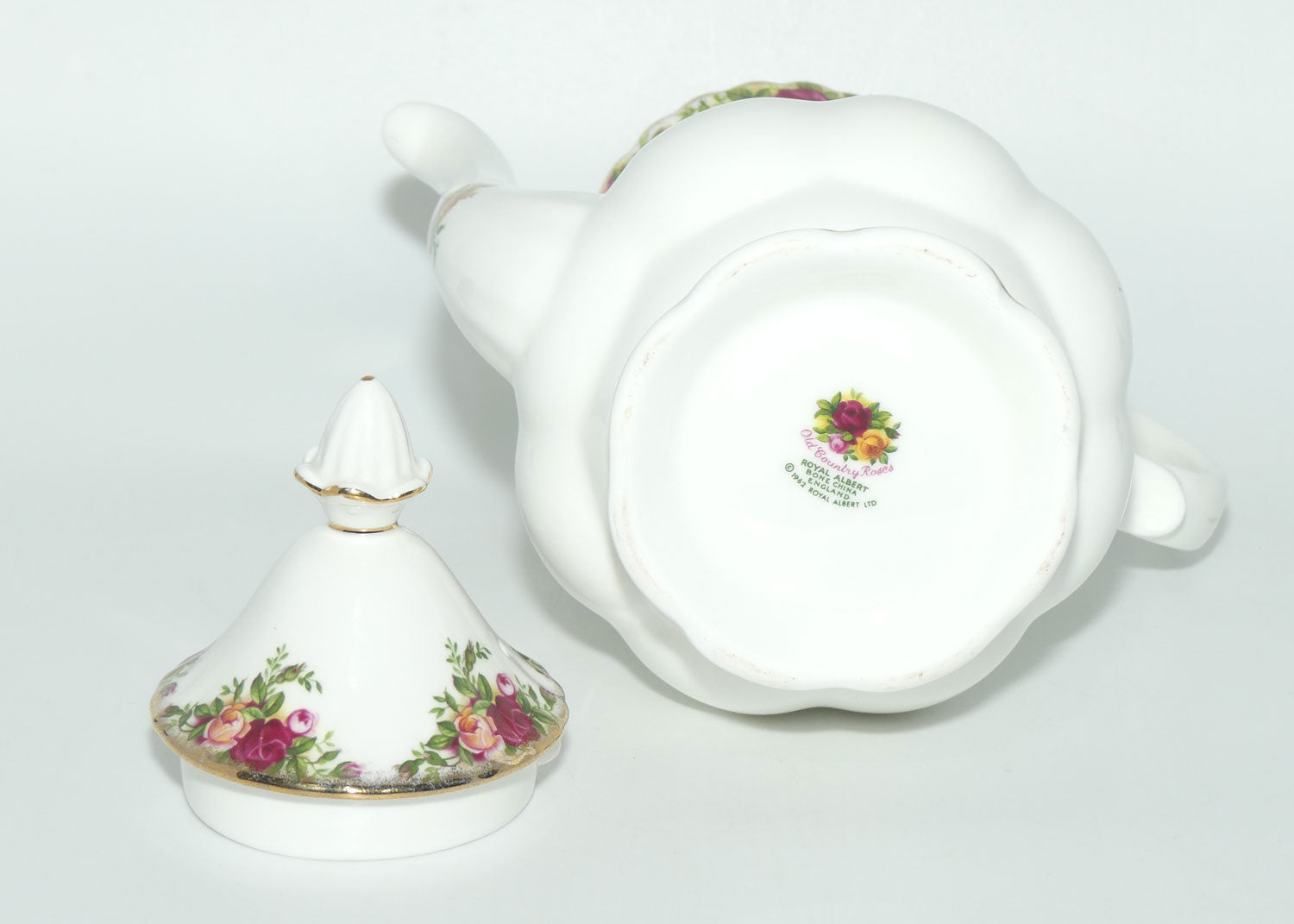 Royal Albert Bone China England Old Country Roses Coffee Pot | © 1962 Royal Albert Ltd backstamp | #2