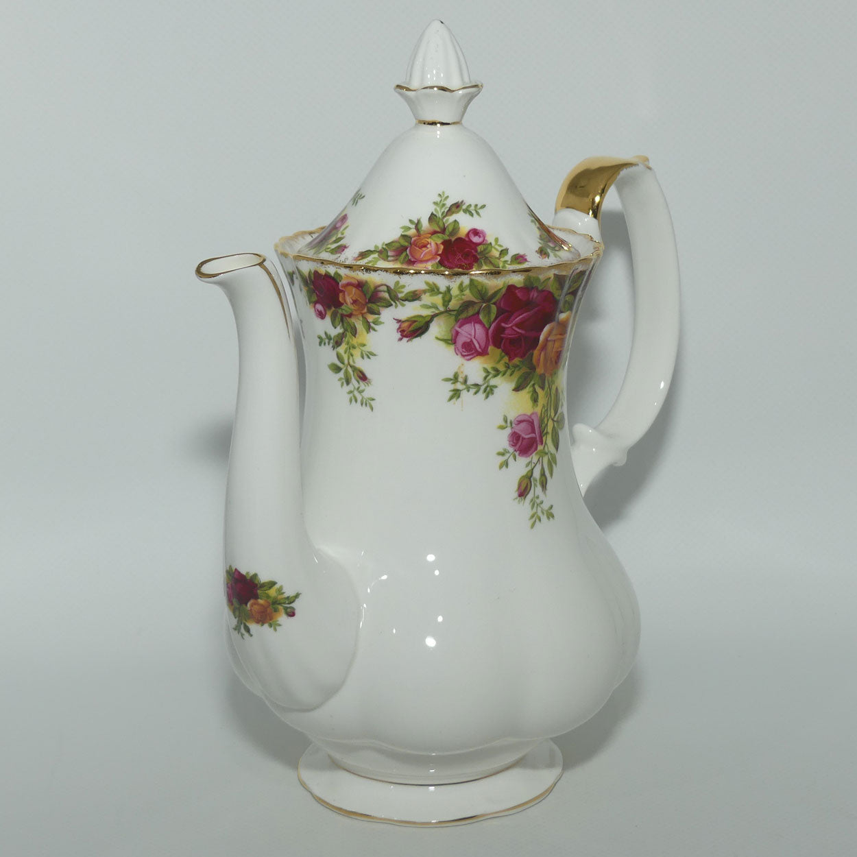 Royal Albert Bone China England Old Country Roses coffee pot | early stamp | small