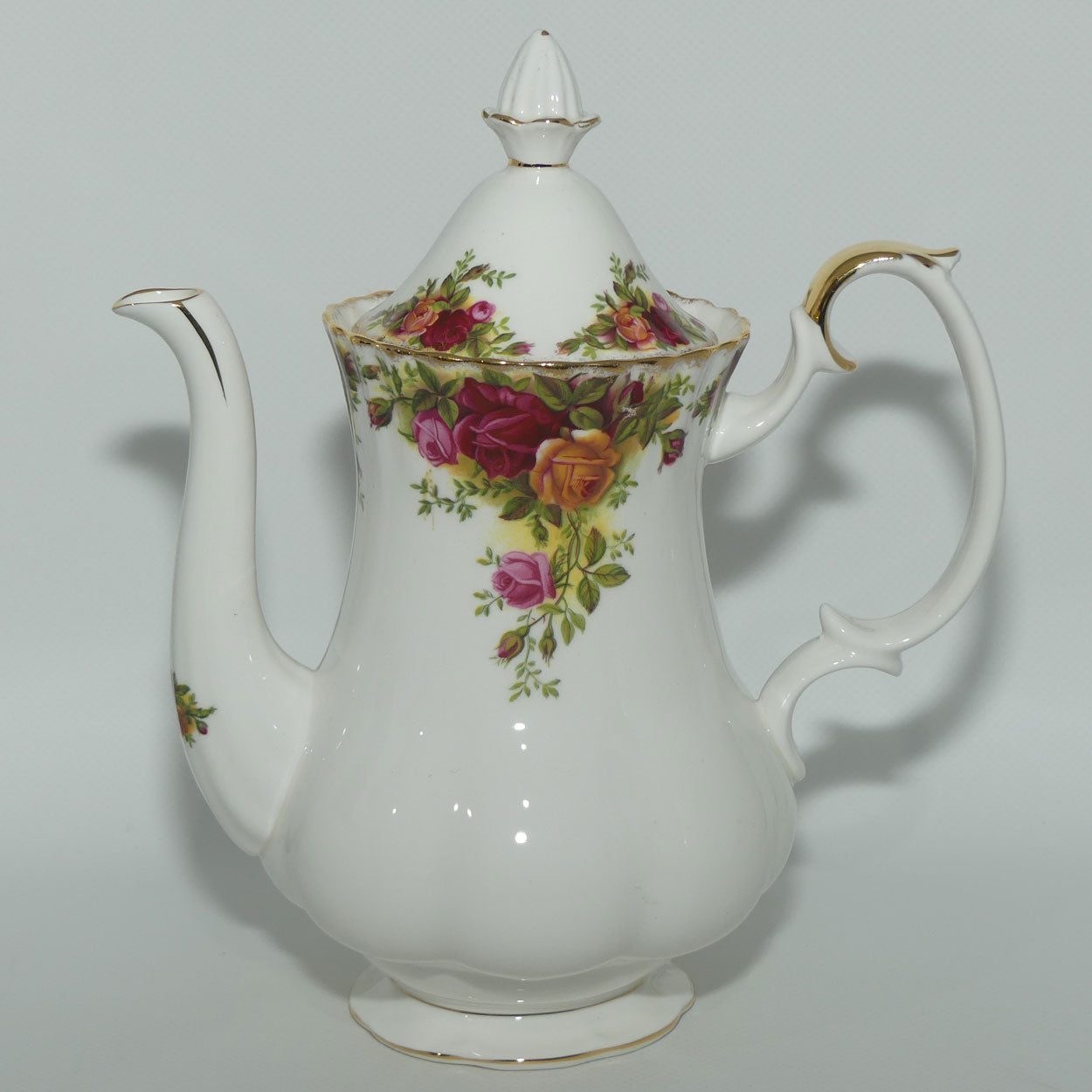 Royal Albert Bone China England Old Country Roses coffee pot | early stamp | small