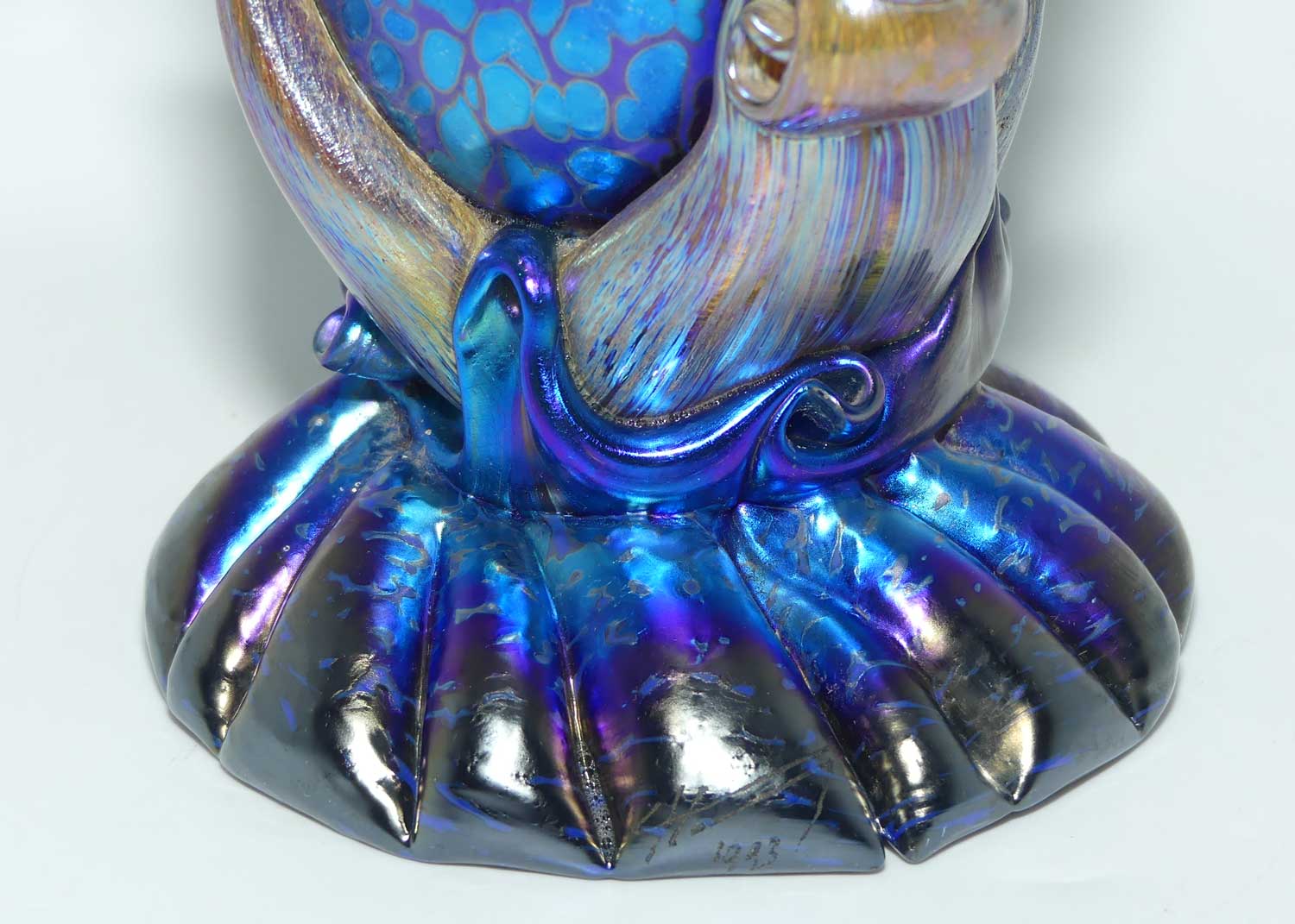 Exceptional Colin Heaney Iridescent Art Glass vase | 33cm