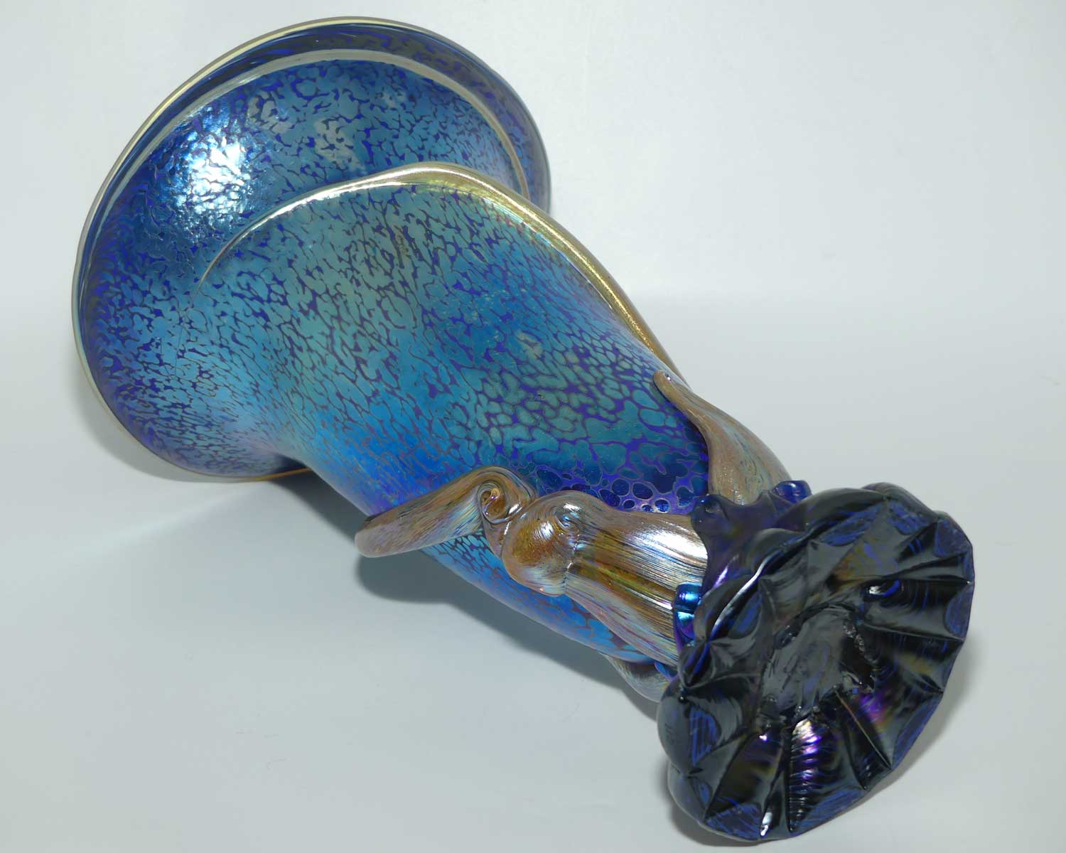 Exceptional Colin Heaney Iridescent Art Glass vase | 33cm