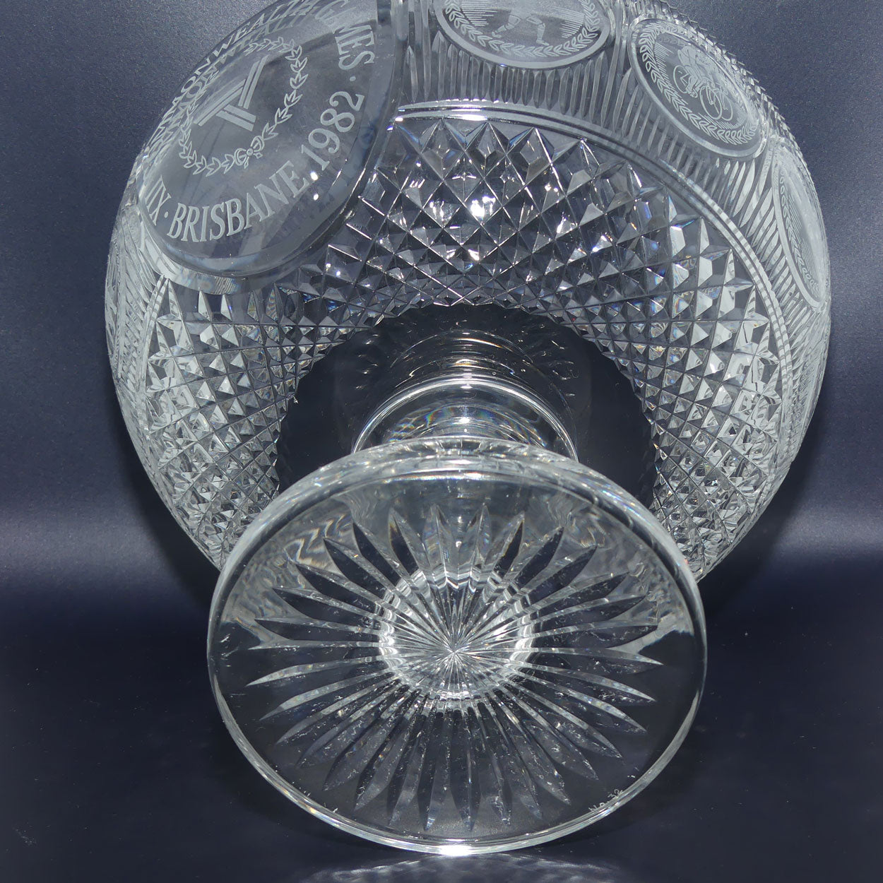 Stuart Crystal England | Commonwealth Games Brisbane 1982 pedestal fru