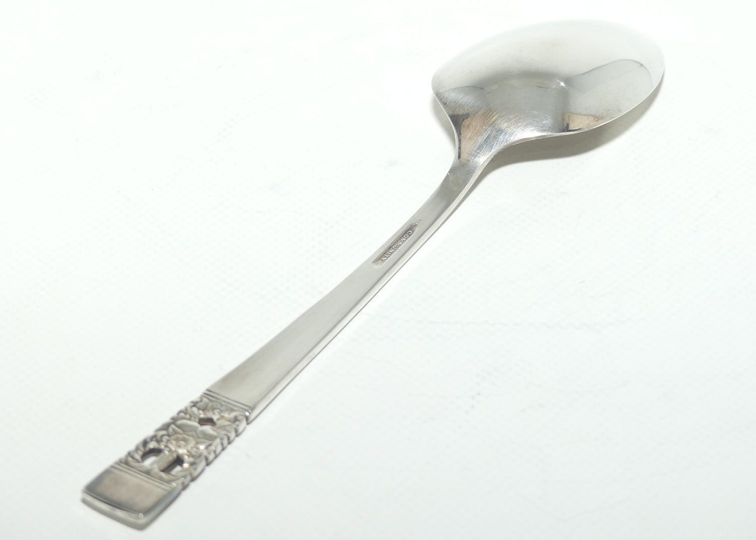 Oneida Community Plate serving spoon | HAMPTON COURT pattern | 21.3cm long