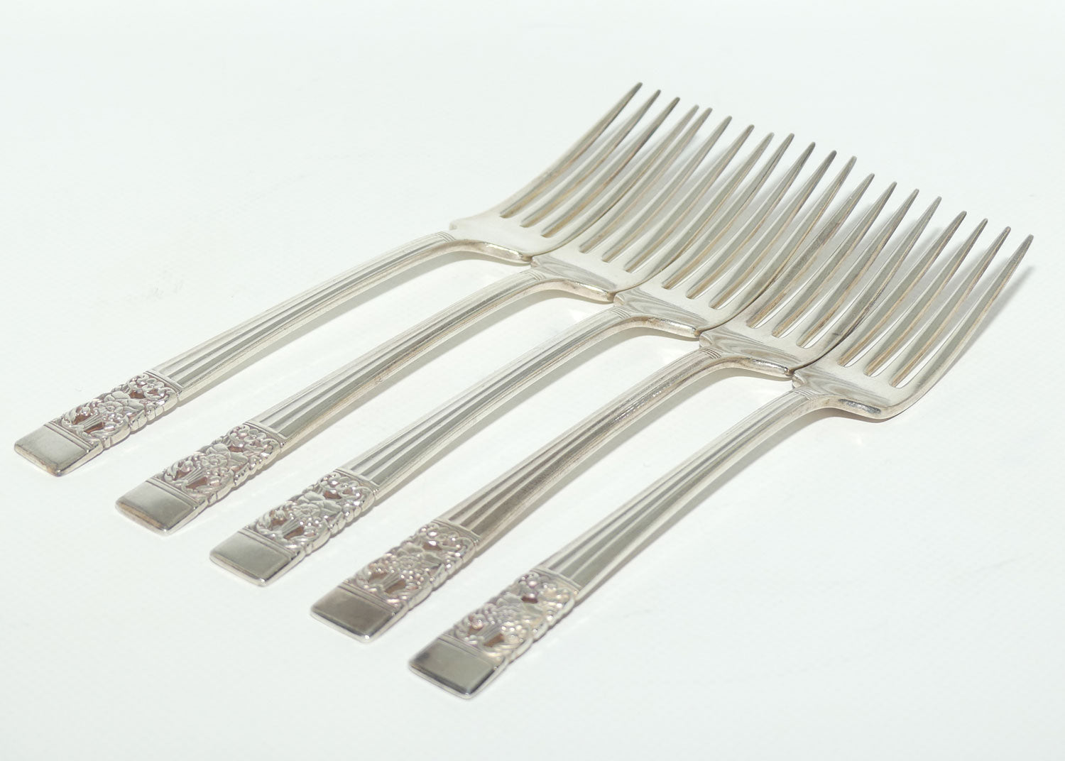 Set of 5 Oneida Community Plate forks | HAMPTON COURT pattern | 19cm long