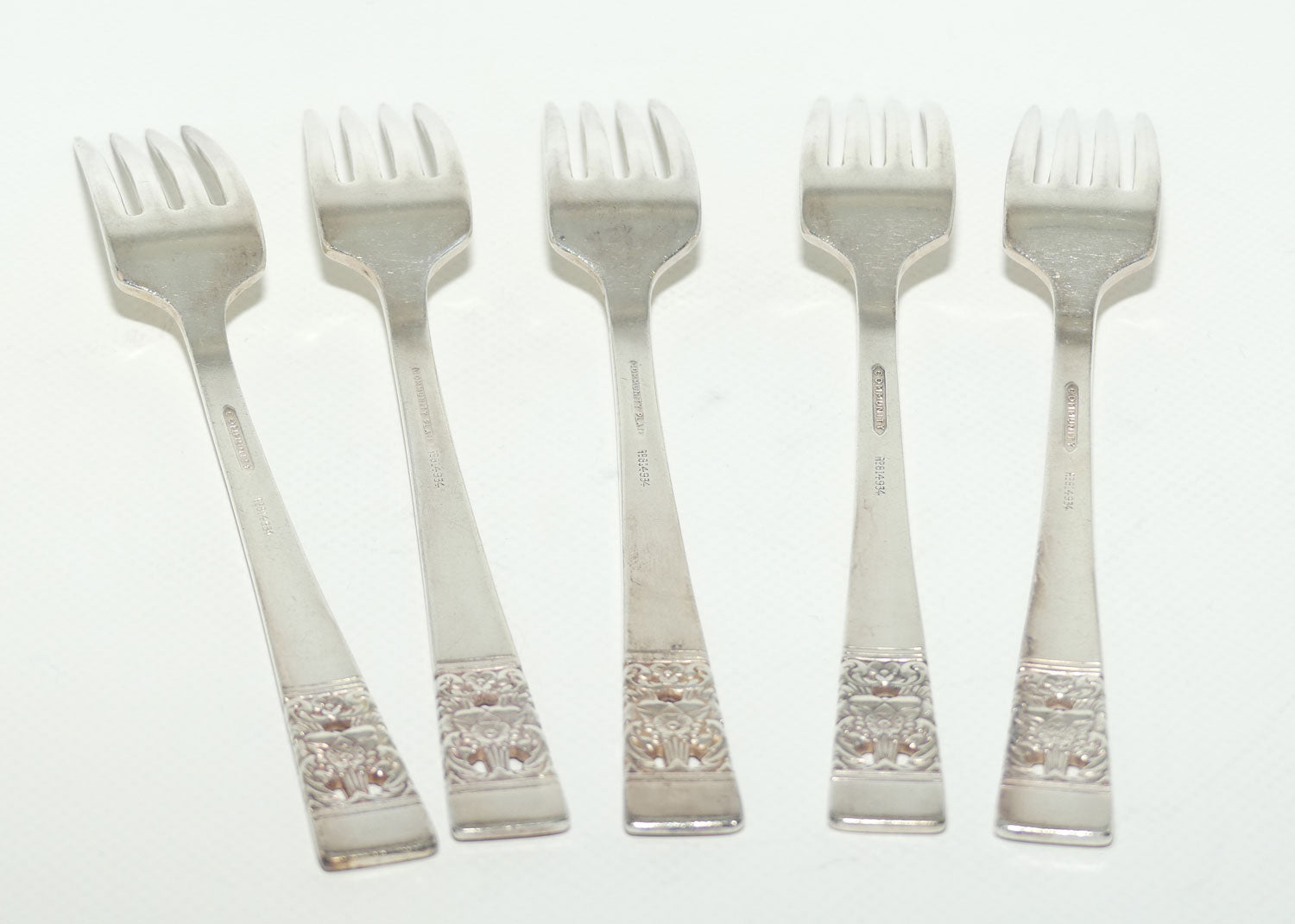 Set of 5 Oneida Community Plate forks | HAMPTON COURT pattern | 19cm long