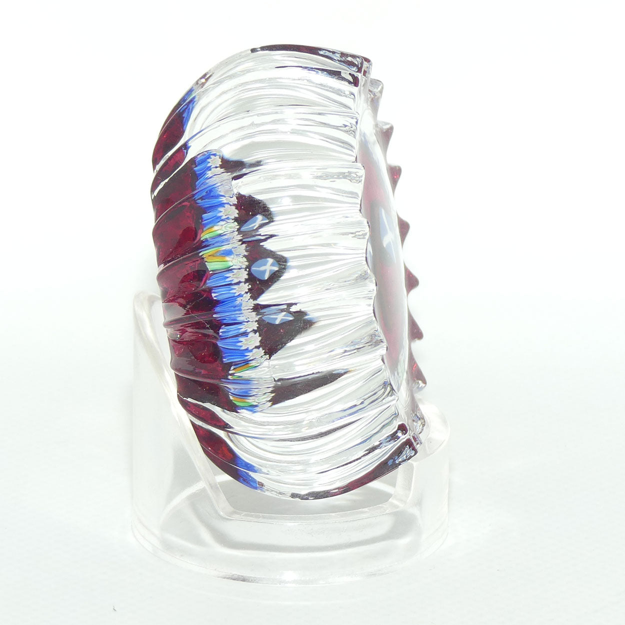 John Deacons Scotland the Brave medium paperweight | Ribbed | Cranberry
