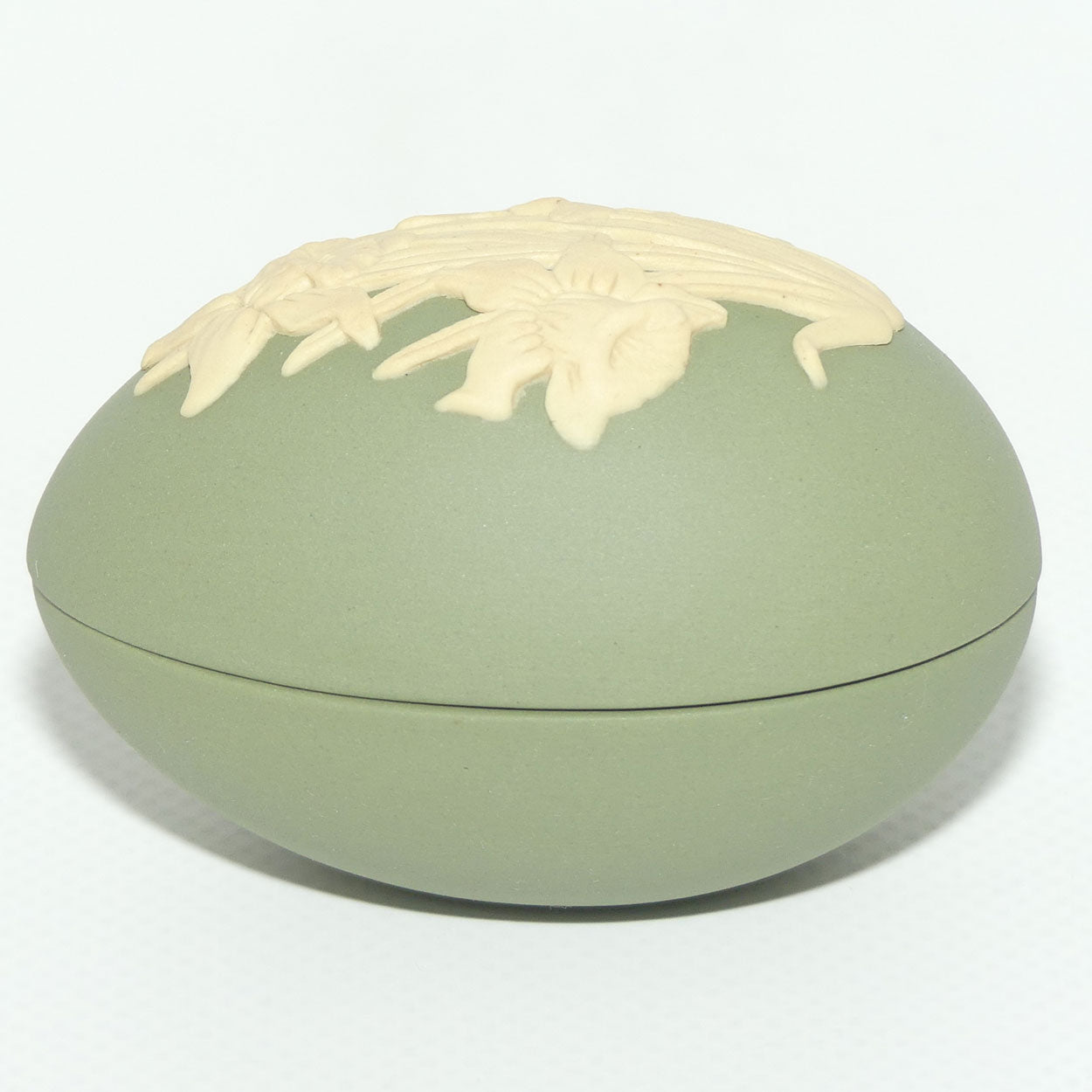 Wedgwood Jasper | Primrose on Green | Daffodil Egg shape trinket box