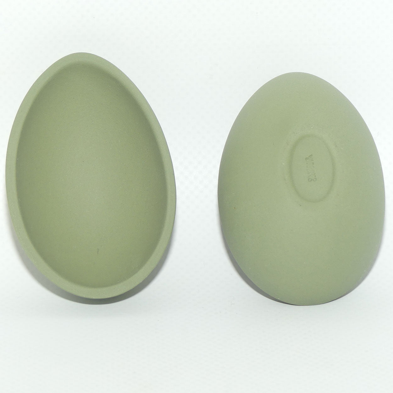 Wedgwood Jasper | Primrose on Green | Daffodil Egg shape trinket box