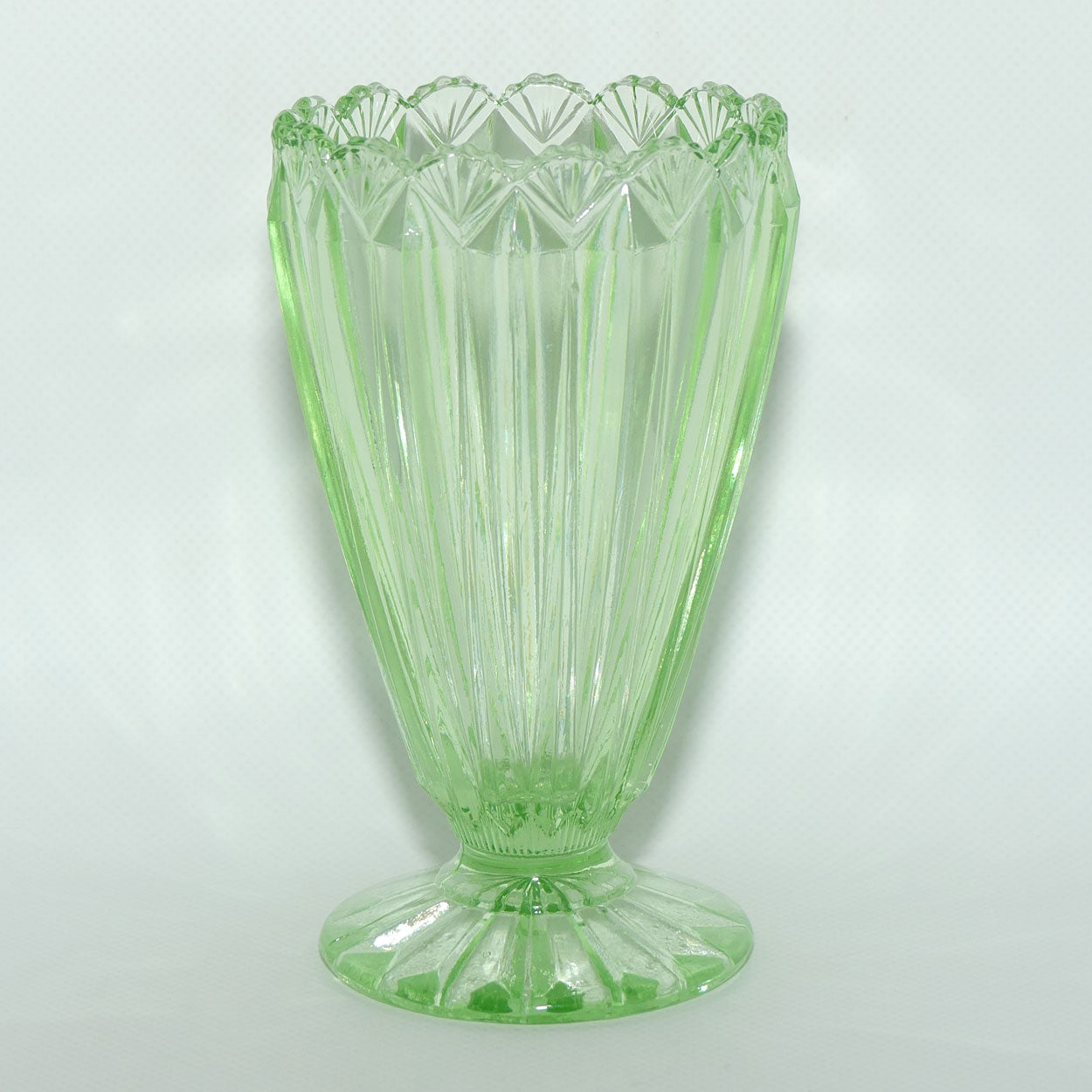 Crown Crystal Green Glass Shell pattern vase | URANIUM