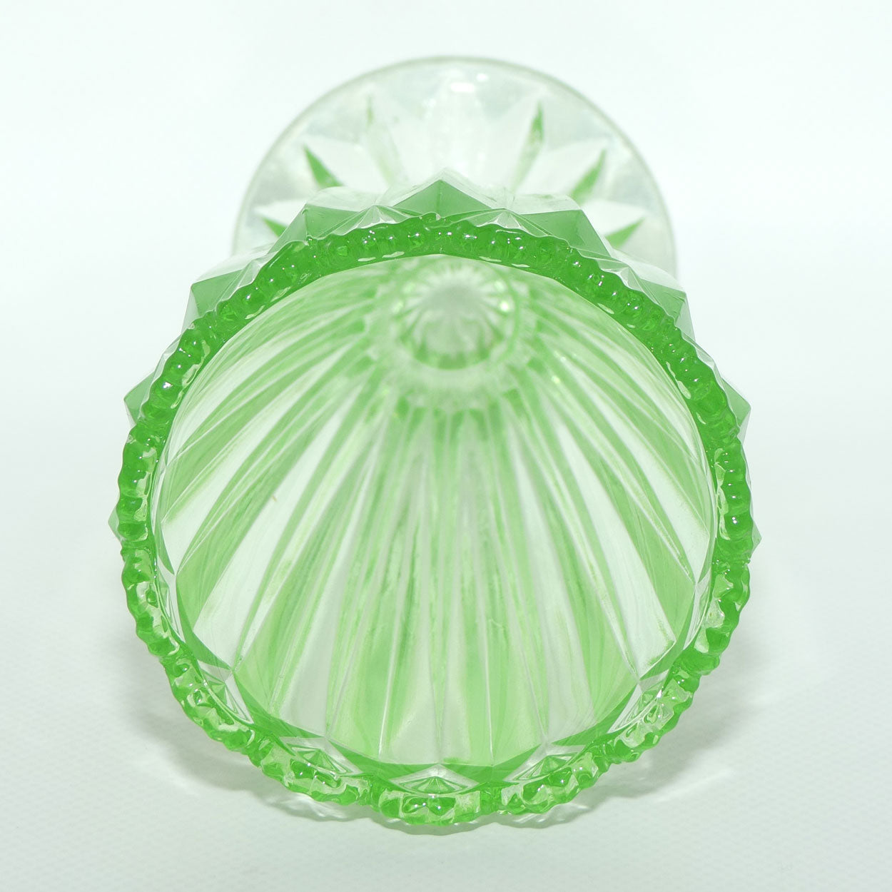 Crown Crystal Green Glass Shell pattern vase | URANIUM