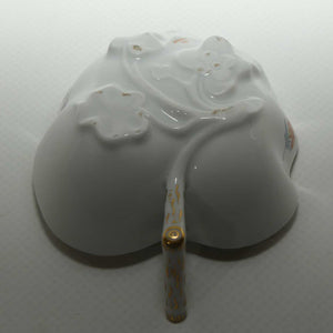 Meissen unusual shape cup | Underside with floral embossing | 040970/426