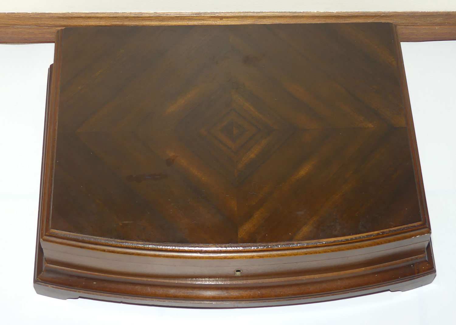 Viner and Hall patterned Walnut Cutlery canteen | no contents