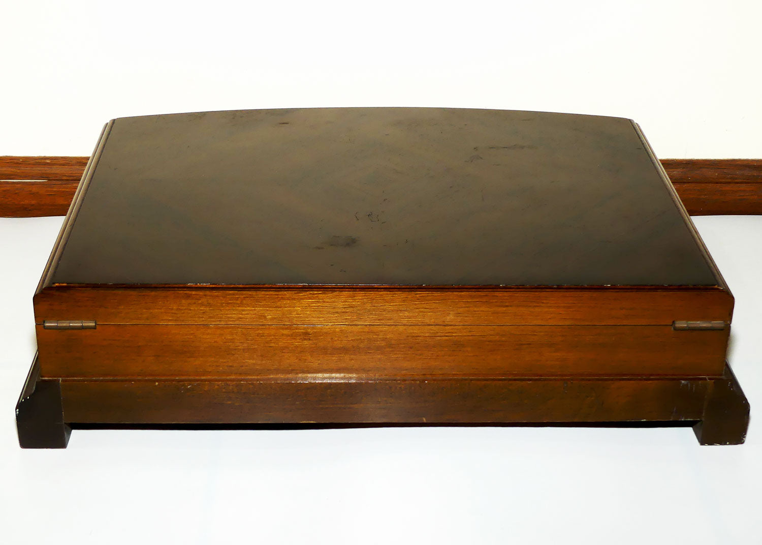 Viner and Hall patterned Walnut Cutlery canteen | no contents