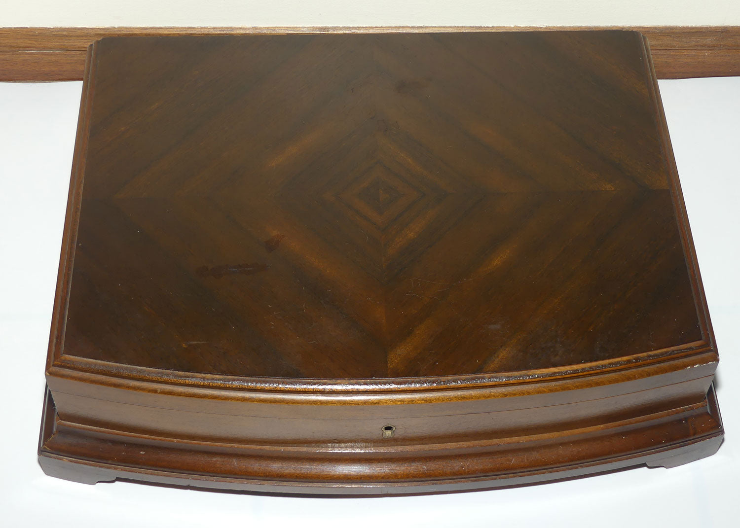 Viner and Hall patterned Walnut Cutlery canteen | no contents