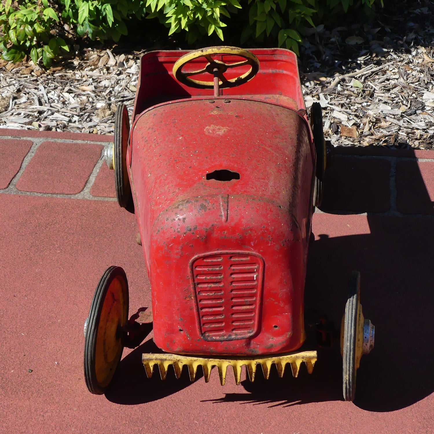 Cyclops Dart Express Pedal Car