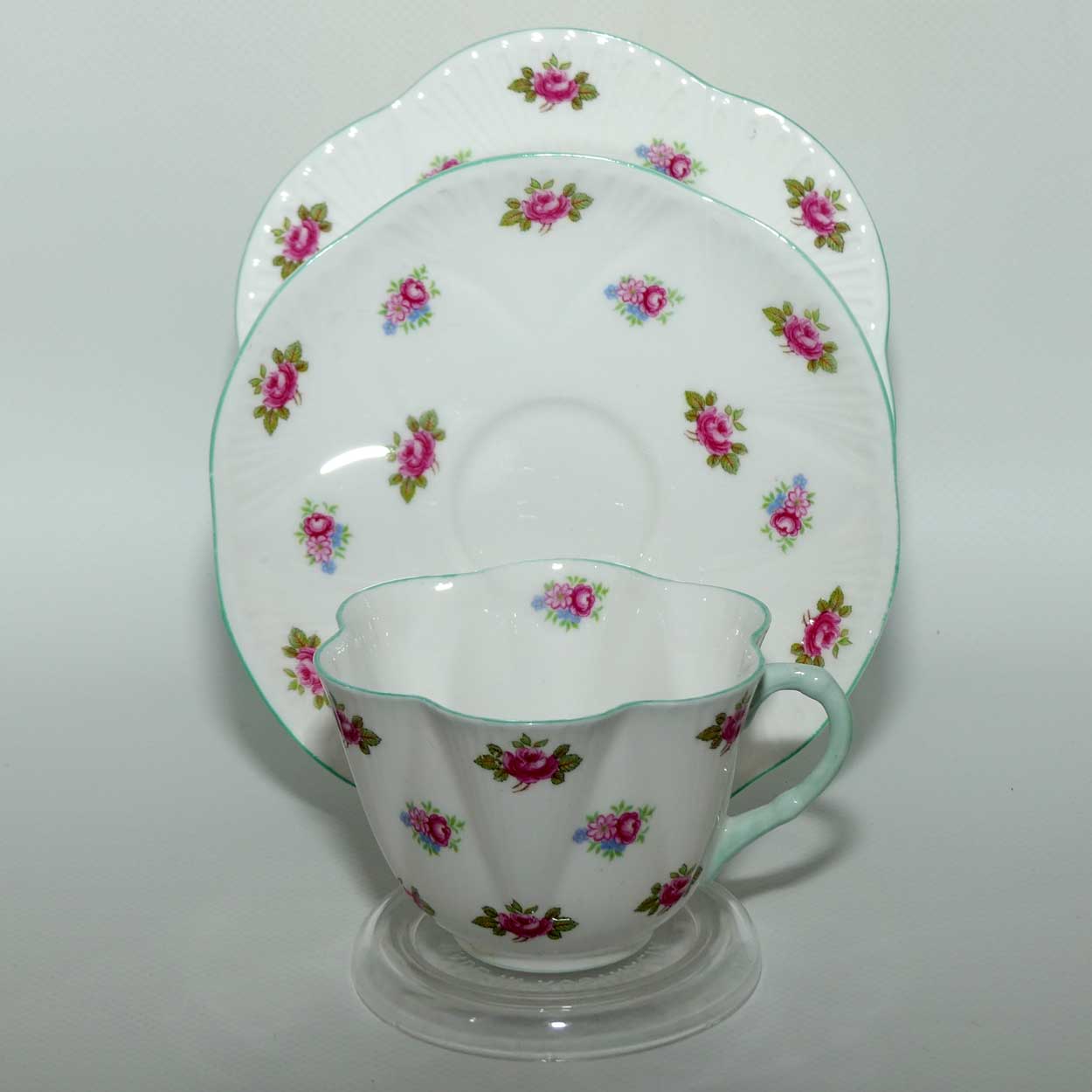 Shelley Dainty shape Rosebuds trio | Pattern 13426 | Aqua trim