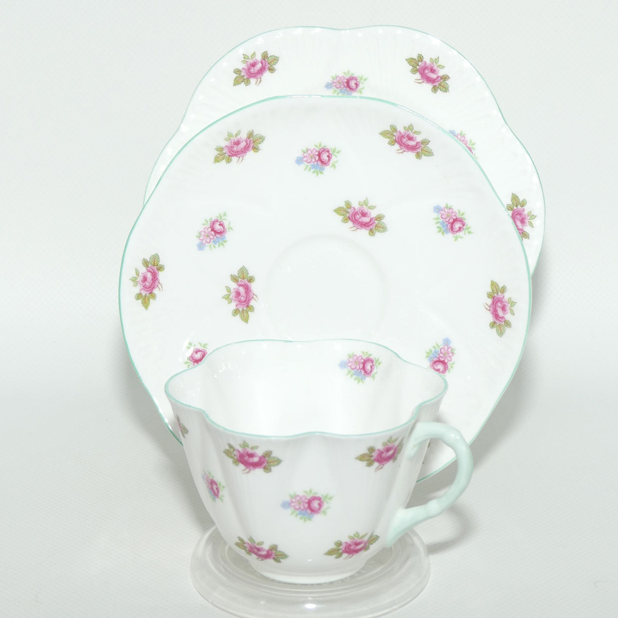 Shelley Dainty shape Rosebuds trio | Pattern 13426 | Aqua trim