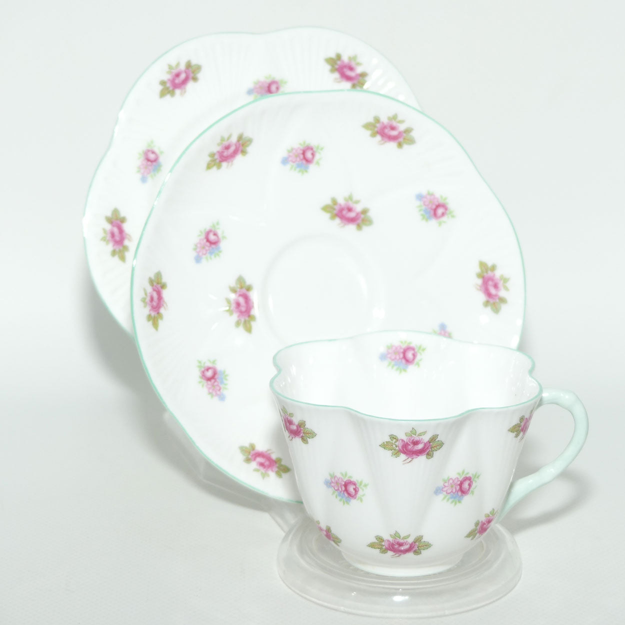 Shelley Dainty shape Rosebuds trio | Pattern 13426 | Aqua trim