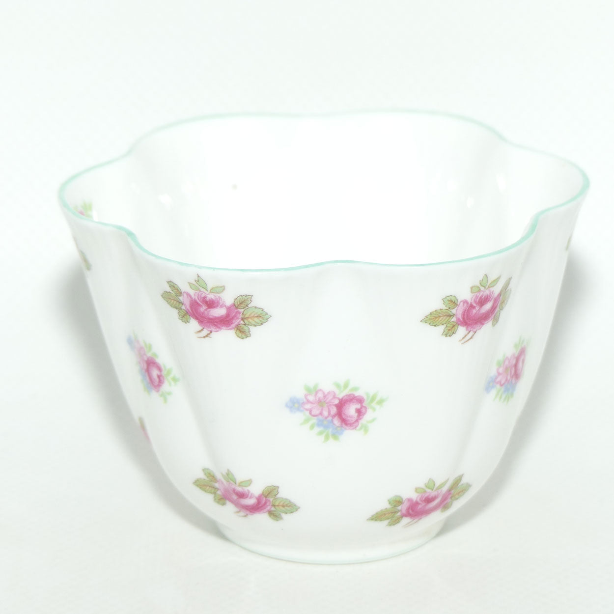 Shelley Dainty shape Rosebuds trio | Pattern 13426 | Aqua trim