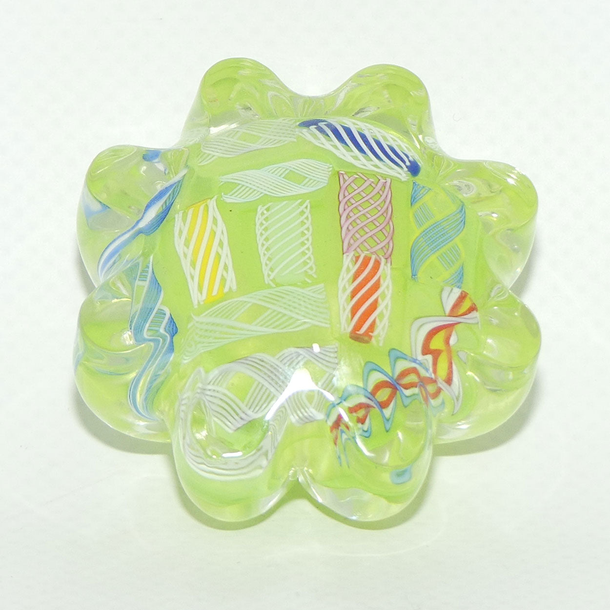 John Deacons Scotland Latticino Daisy miniature paperweight | Kiwifruit