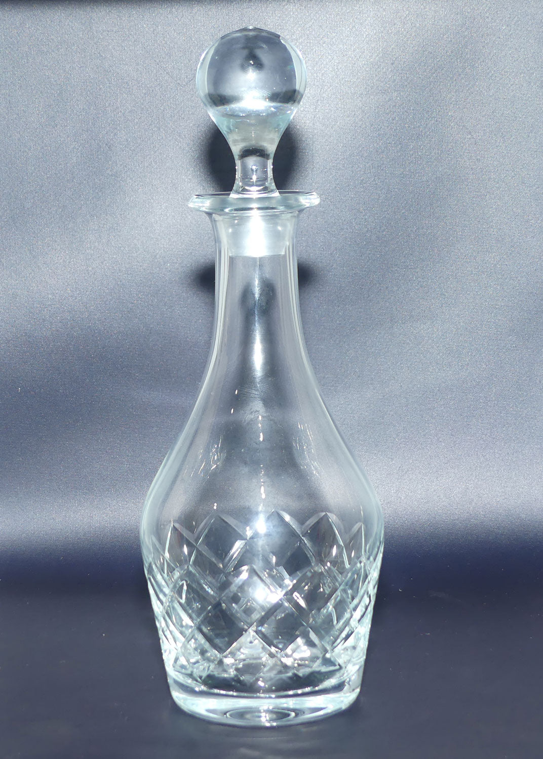 Traditional Diamond Cut Crystal decanter with ball stopper