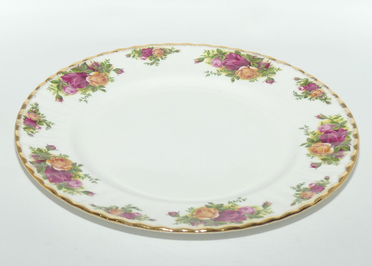 Royal Albert Bone China England Old Country Roses dinner plate | 26.5cm diam | 1962 backstamp