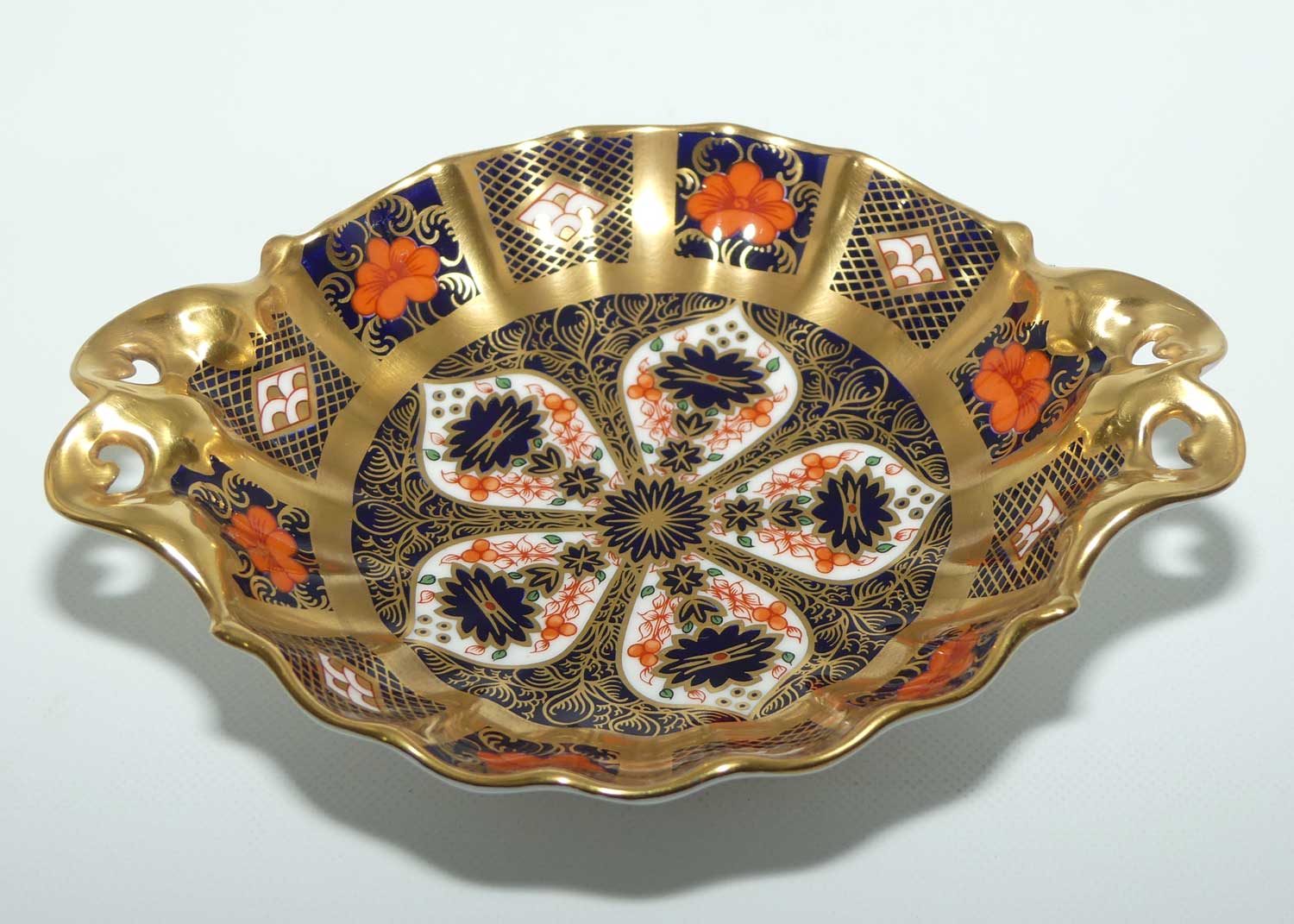 Royal Crown Derby Old Imari 1128 small footed and handled bowl | c.1981