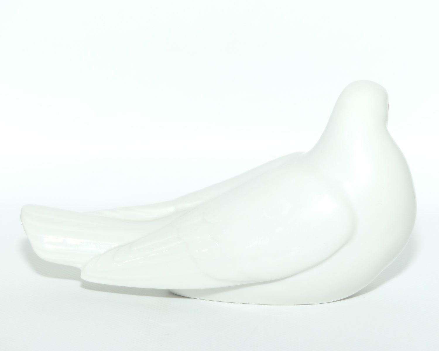 Nao by Lladro figure Dove | Seated Resting