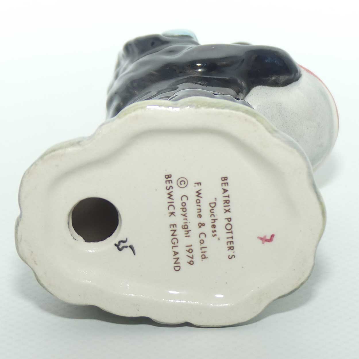 Beswick Beatrix Potter Duchess Holding Pie | BP3b