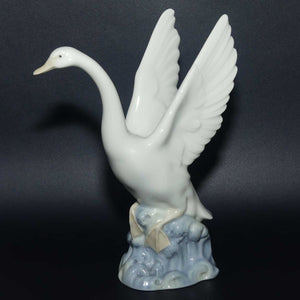 Nao by Lladro figure Duck | Wings Up