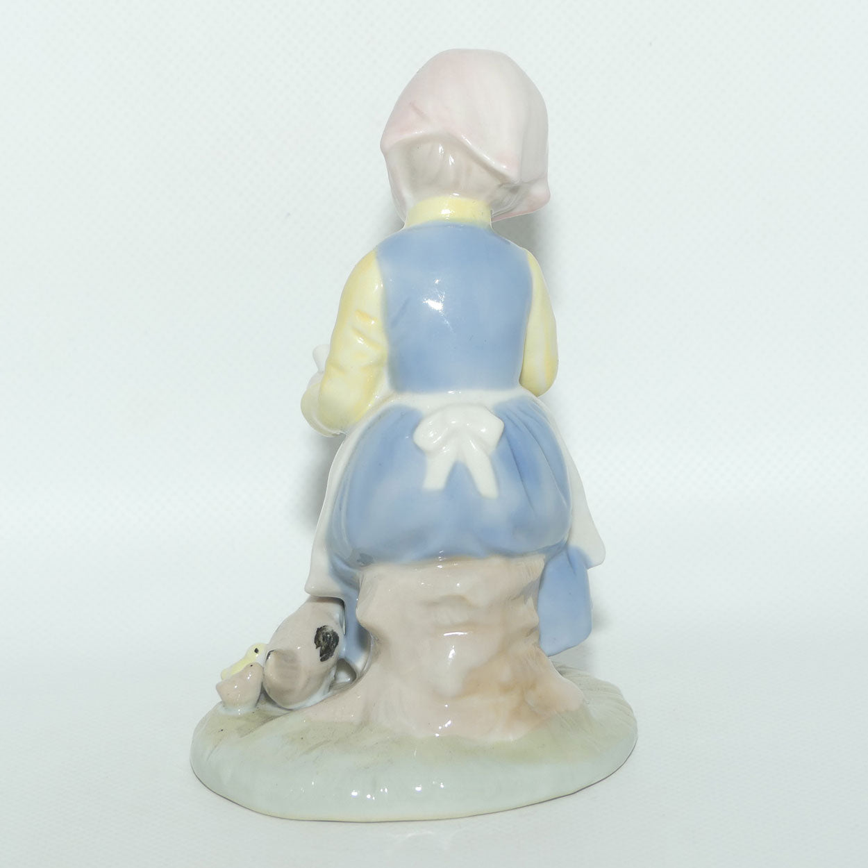 Porcelain Duncan Royale Farm Girl figure | 15cm tall