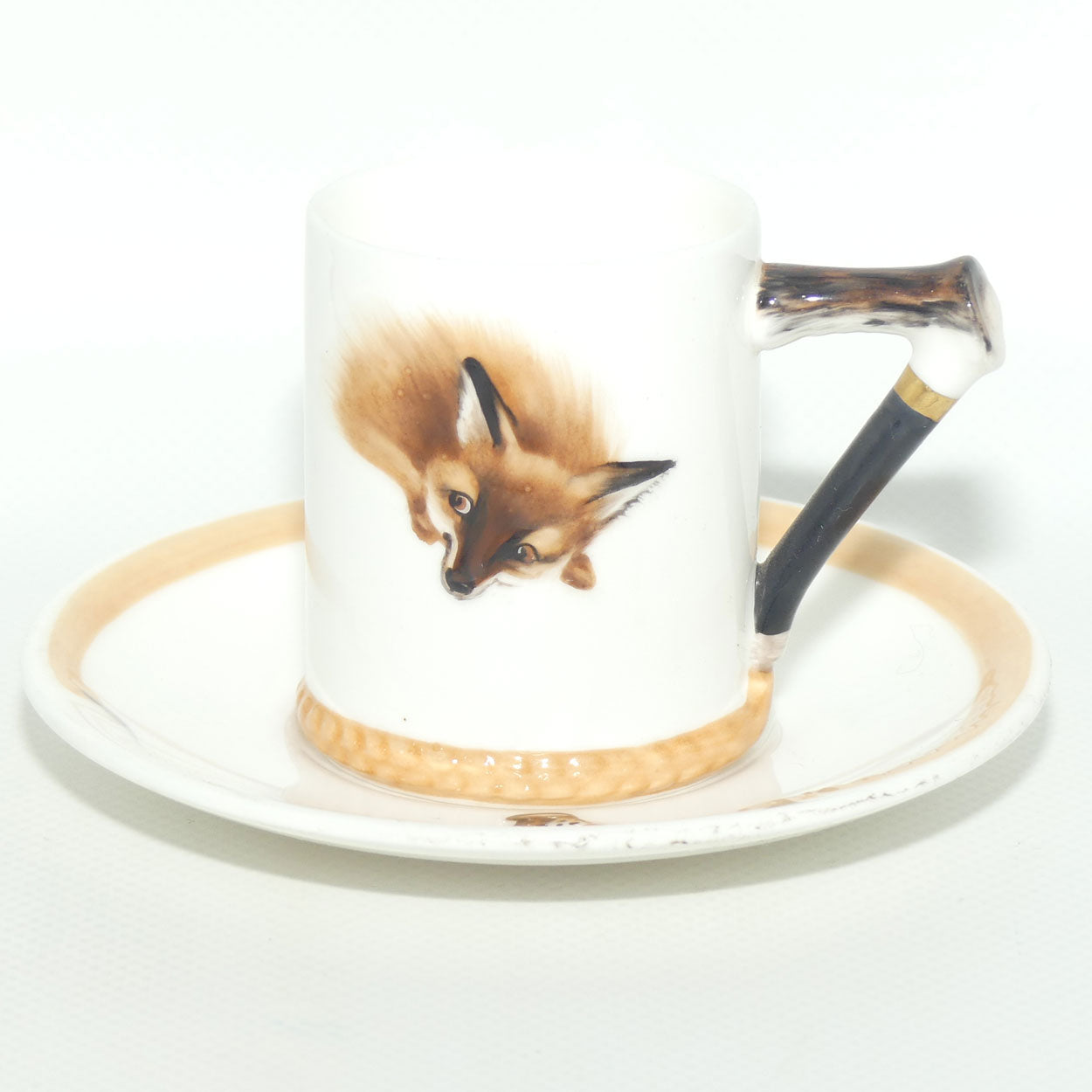 Royal Doulton Reynard the Fox coffee cup and saucer H4927 | Fox Lying