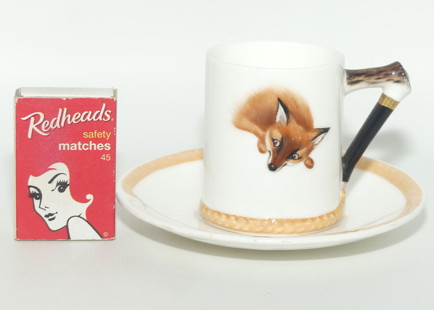 Royal Doulton Reynard the Fox coffee cup and saucer H4927 | Fox Lying | Handpainted H4927