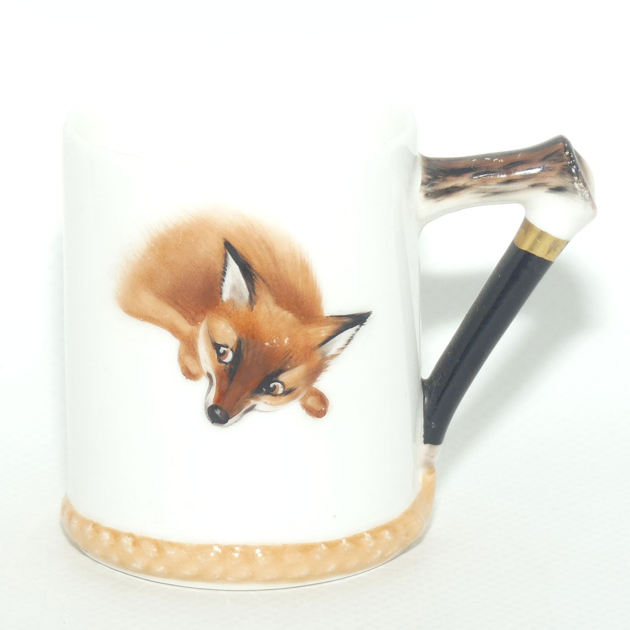 Royal Doulton Reynard the Fox coffee cup and saucer H4927 | Fox Lying | Handpainted H4927